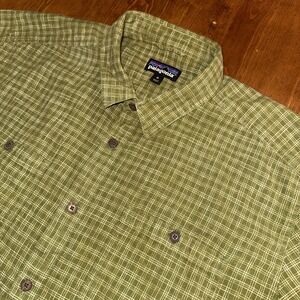 Patagonia Men's Short Sleeve Button Up Green Organic Cotton Shirt‎ Plaid Size XL